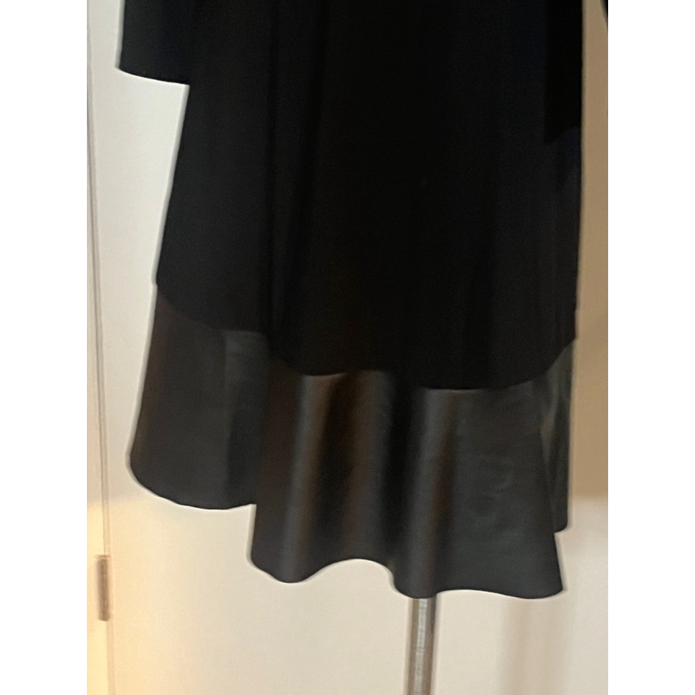 Womens black mini dress contrasting hemline 3/4 sleeve size medium like new - Picture 6 of 11